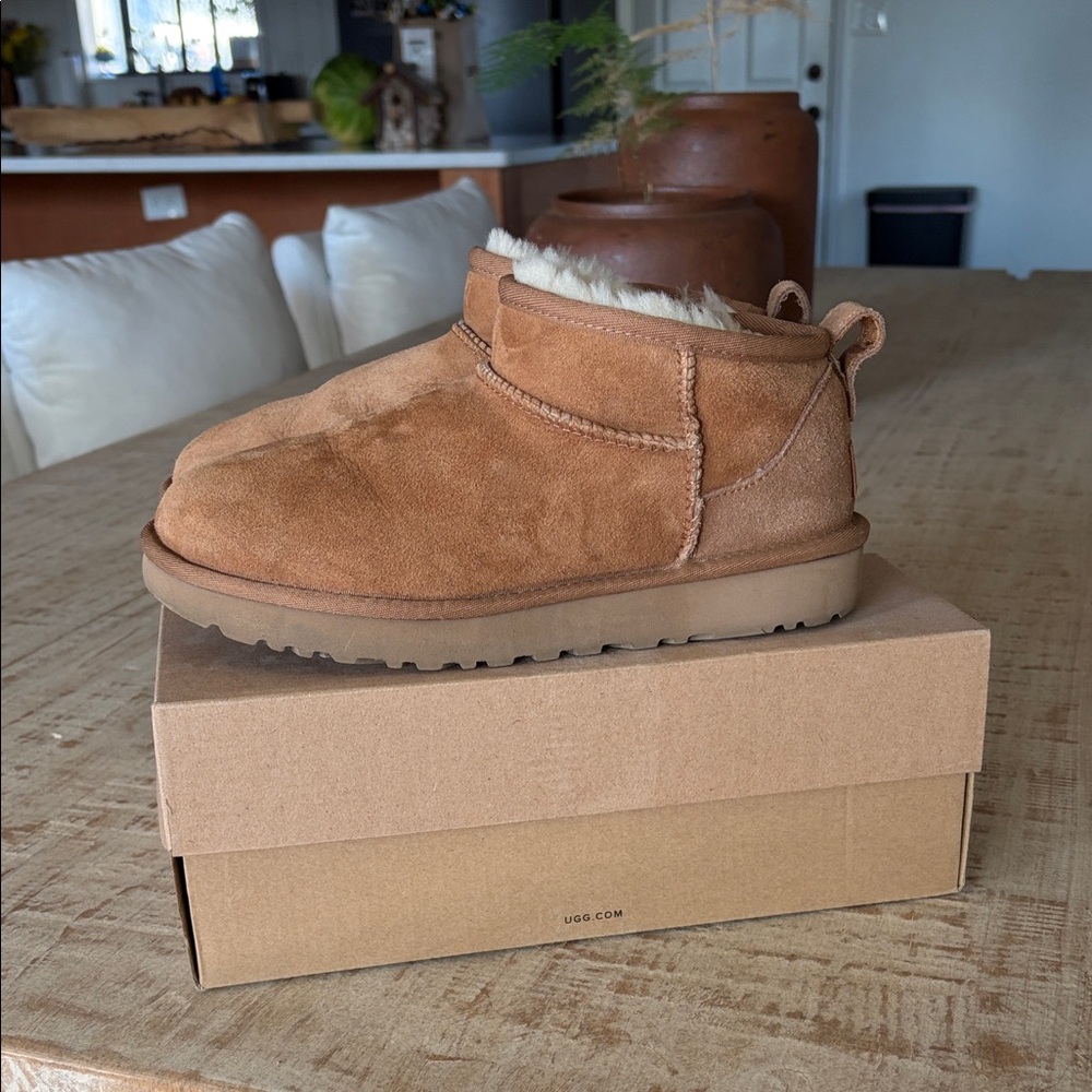 UGG Chestnut classic ultra mini